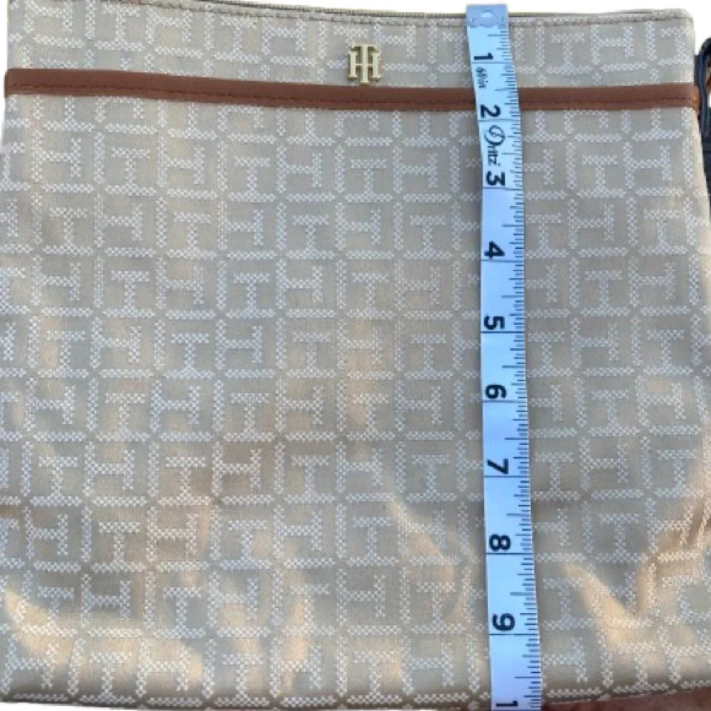 Tommy Hilfiger Crossbody Purse Bag